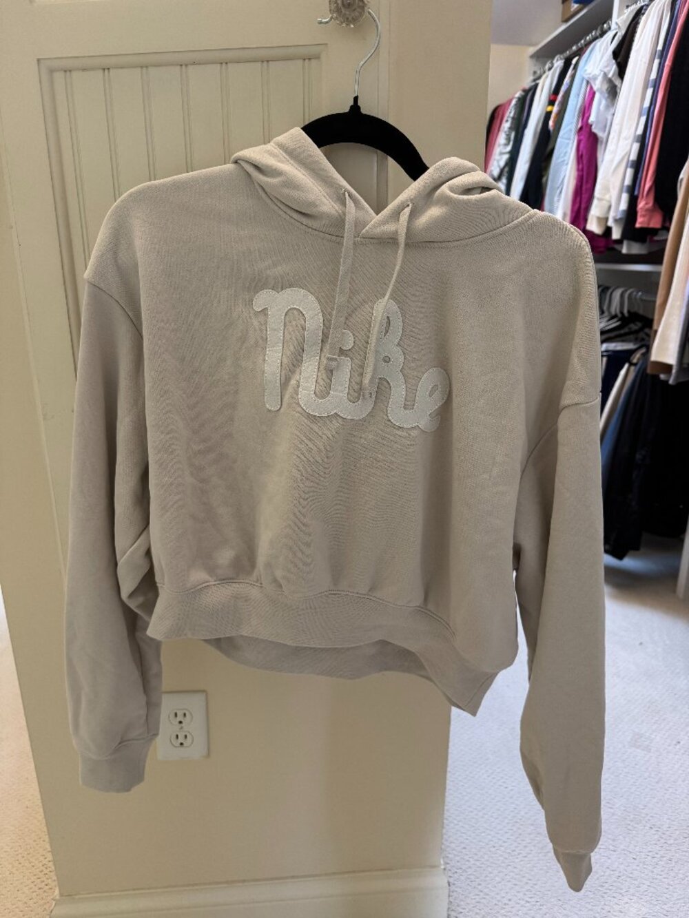 Nike Fleece Women's Oversized Graphic Crop Hoodie Small